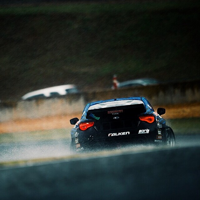 Drifting in the rain @daiyoshihara @falkentire | Photo by @larry_chen_foto | #formulad #formuladrift