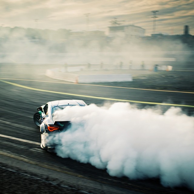 Smoke show @daiyoshihara @falkentire | Photo by @larry_chen_foto | #formulad #formuladrift