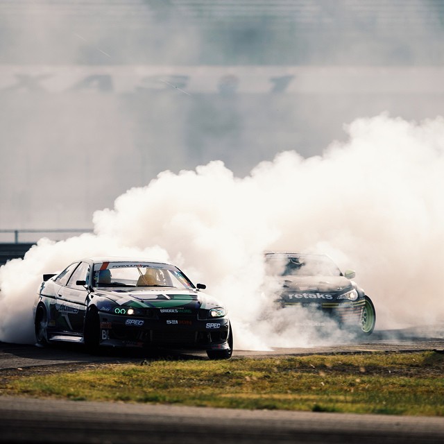 Smoke screen @robbienishida @ryantuerck | Photo by @larry_chen_foto | #formulad #formuladrift