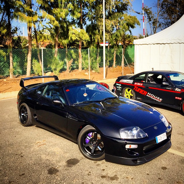 Another shot of @chrismkiv's awesome US style #Supra here in the #CanaryIslands! Big single turbo #2JZ, @aemelectronics and plenty of tasteful mods.