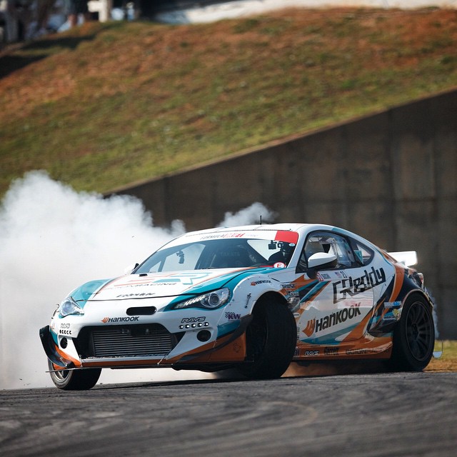 @kengushi is finishing up #FDATL practice. Top 32 tandems battles start soon. Look for the @greddyracing X @hankookusaracing X @scionracing FR-S in the later part of the brackets. Go Ken go!!!