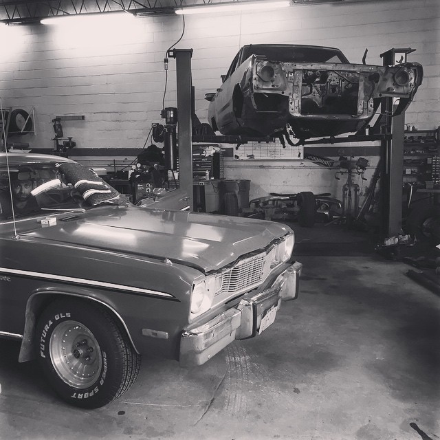 This is the first weekend I have had off in months. So I drove up to Philly to hang with my bros for the night. @eagleeyeedwards is finishing up a drivetrain swap between his Duster and Dart. Some real bad ass American muscle hot rodding going on here. #builtnotbought