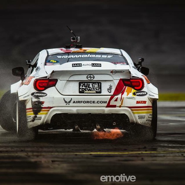 My friend Alex at @emotiveimage takes some rad photos. Hit the link in my profile and check out his set from @formulad Orlando #FDORL #RT411 #airforcedrift