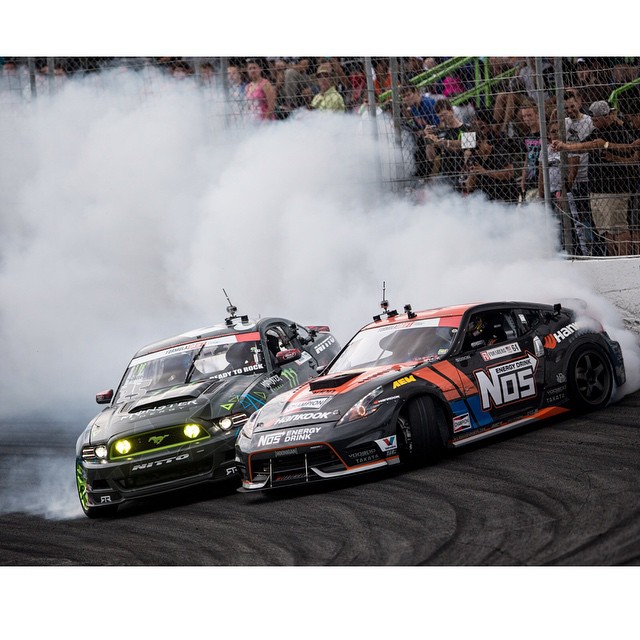 The tandem battles yesterday were very intense! With constantly changing weather conditions, drivers and teams were pushed to the limits to adapt to the track. Here's a rad @larry_chen_foto from my Top 8 battle against my buddy @vaughngittinjr who was going for it!