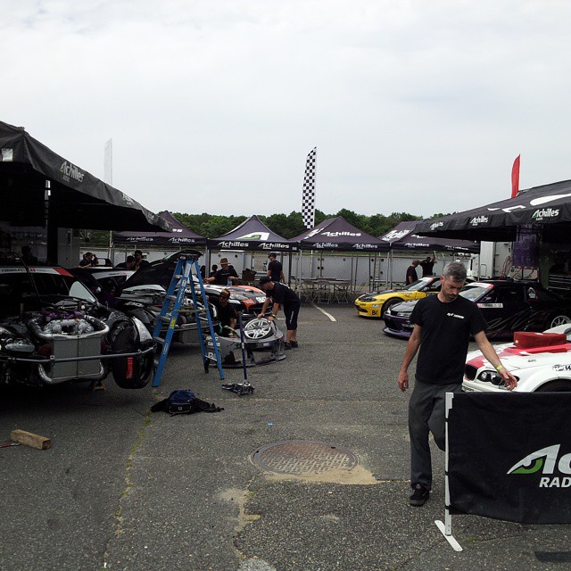 we r here at #fdnj getting ready for practice, cant wait to get out on track #teamachilles もうすぐニュージャージーでの練習走行の時間です、楽しみー