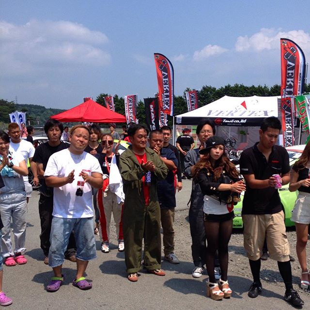 3 busy weekends at Formula Drift Japan, Formula Drift Canada and next up, the classic Formula Drift U.S.! Driver meetings in Japanese, French and English. This pic is from the Drift Tribe meeting at Fuji speedway. #formulad #drifttribe #drifting #judgyjudgy #fashion #crocs #naokinakamura