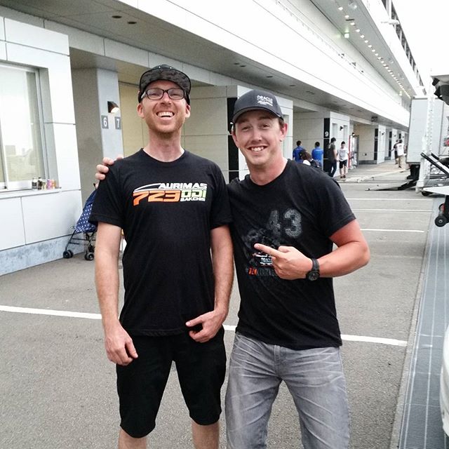 Congrats to @odidrift for his 2nd place podium at #fdfuji #fdjpn coming all the way from the states. He also grew a few inches while he has been in japan now taller than @deankarnage 今回フォーミュラDジャパン富士準優勝は遠くアメリカからの参戦のオディー選手です、おめでとう。それより日本滞在中背伸びたー?