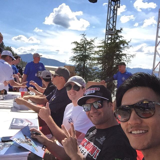 Hanging out with the crew at the annual @discount_tire @americastire event in Lake Tahoe! @crtwotwo @ryanblaney10 @brycemenzies7 @joeylogano #Discounttire #Americastire #dai9