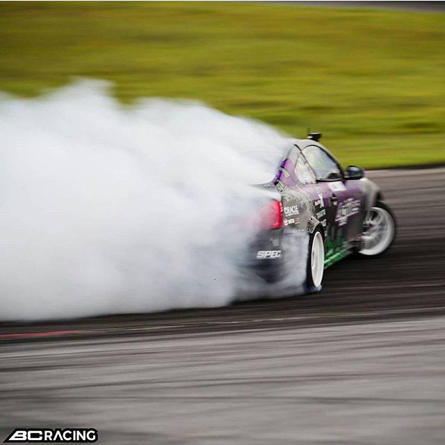 Heading to one of my favorite tracks #fdsea my car will have a new look and should b running better than ever! #teamachilles #runbc #go4gold #bcracing #specclutch #oraclelighting これからシアトルに向けて旅立ちまーす、外装も一新したので見るのが楽しみ、もちろん走りもバッチリだと思う!? #アキレスタイヤ #フォーミュラD