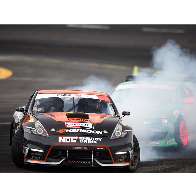 These @hankookusaracing RS3 tires deploy a nice smoke screen that my competitors probably do not enjoy as much as me... #smokescreenengage #tireslayer