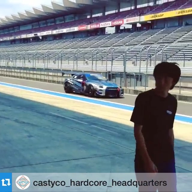 Time to go out for #fdjapan Fuji Speedway Qualifying. #masatokawabata #TRUSTracing 35RX GT-R. Wish us luck #Repost @castyco_hardcore_headquarters ・・・ this real.