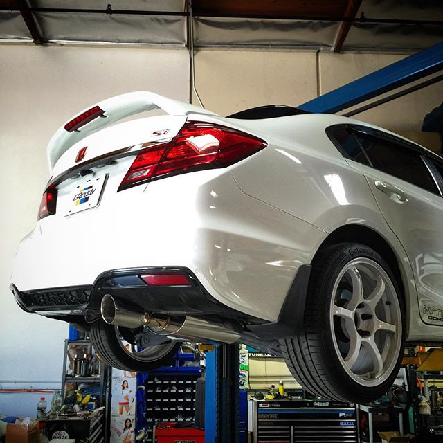 #intheGReddyGarage our final prototype GReddy #SupremeSP cat-back exhaust for the late-model #Honda #Civic #Si. Photo shown with 2dr to 4dr adapter. More info on this #GReddyexhaust coming soon...