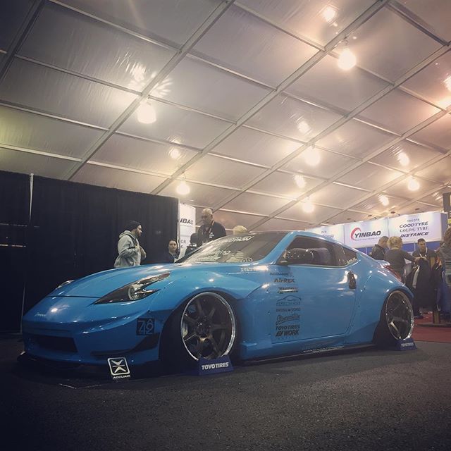 Live from SEMA show with @dom_zee 370Z (First-Time hall, front of 91200) on new WORK Emotion T7R 2P 19inch!