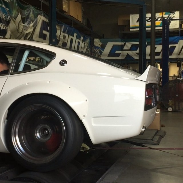 One last dyno session for before the Thanksgiving holiday break. Just 9000RPM @sungkangsta The @BOOST_BRIGADE "Gold Pack" drops tomorrow on #ShopGReddy.com