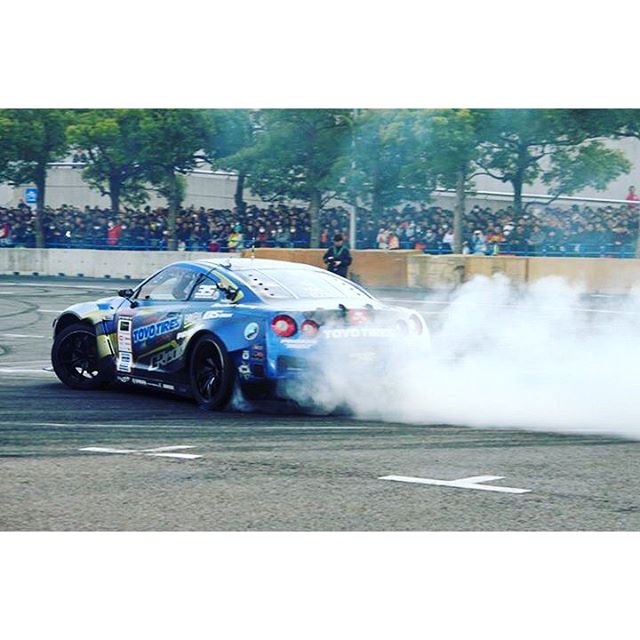 and the @TRUST.GReddy SpecD 35RX GT-R giving show-growers a taste of @d1gpse drifting.