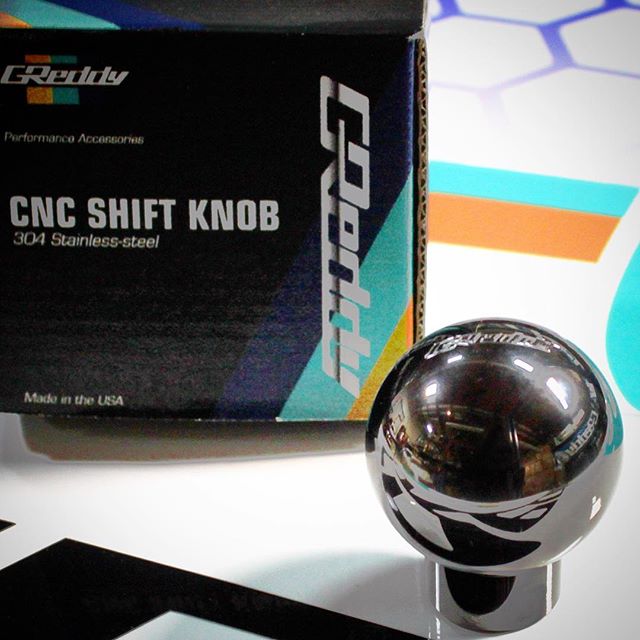 The PVD "black ice" finish on our billet stainless-steel shift knobs. Counterweight 415grams 25mm Dia.