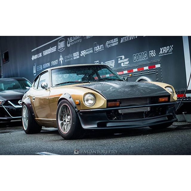 Awesome photo by @asiantoretto of the Datsun sitting in the rain at Formula Drift.
