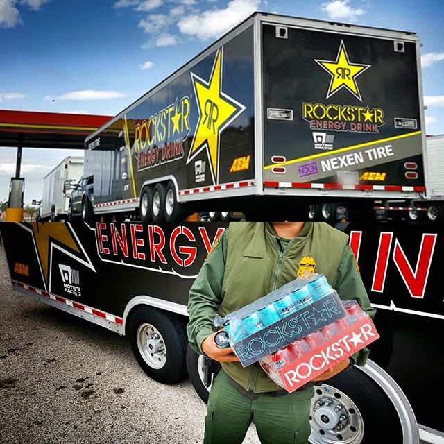 Our designated wingman and rig driver Aldo (@btxind) is currently taking the across the country from LA to Atlanta. And he just scored some karma points along the way... Dropping off some @rockstarenergy refreshments for this Border Patrol officer. Aldo always looking out for the #UnsungHeroes!