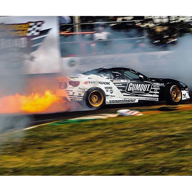 Throwing flames as our rear end broke the rear cover and tore itself out of the subframe. Pretty sure that flame is from the anti-lag igniting the gear oil that was spilling out of the broken cover. 📸 @drivemarketinggroup