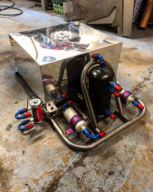 Fuel system mocked up onto the ‘skid’ love how neat and compact this is 🏻
️
️
️
️
️
️
️
️
️
️
️