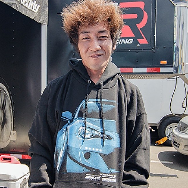 WORK86 Hoody By @DRIFTINGCOM -

Artwork Photo by @workwheelsjapan / Worn By @trakyoto / Photo By @handsomeandphilthy