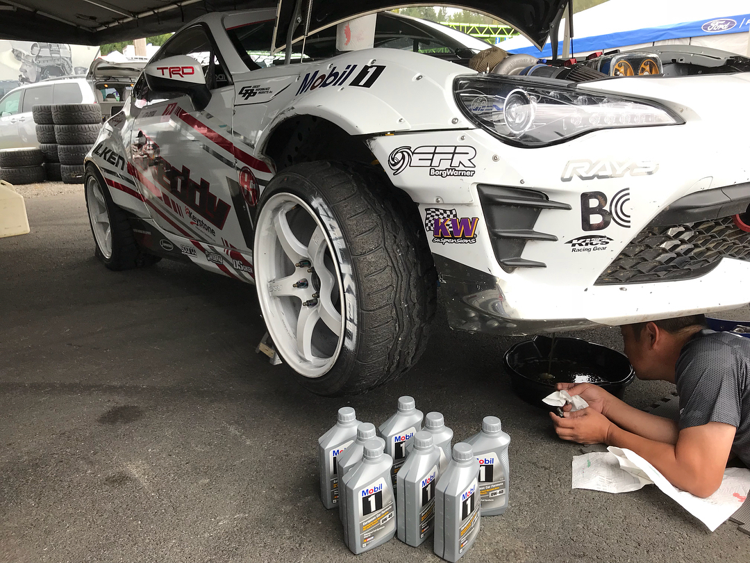 Fresh @mobil1 engine oil for our new engine! We will be going out for practice in about an hour and then straight into Qualifying! Only the best for our @bluemoonperformance @runbc @greddyperformance -@kengushi