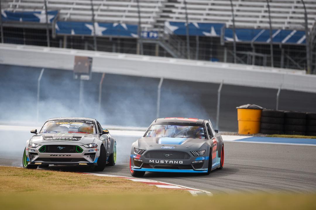 Formula Drift Champ @vaughngittinjr welcomes NASCAR Champ @joeylogano to the Iconic @fordperformance Mustang Family by drifting around @charlottemotorspeedway! 
Video on our Facebook Page!