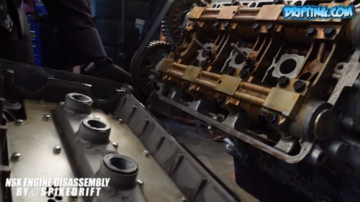 NSX Engine Disassembly / Teardown by @spikedrift / Video by @driftingcom (Valve Cover)