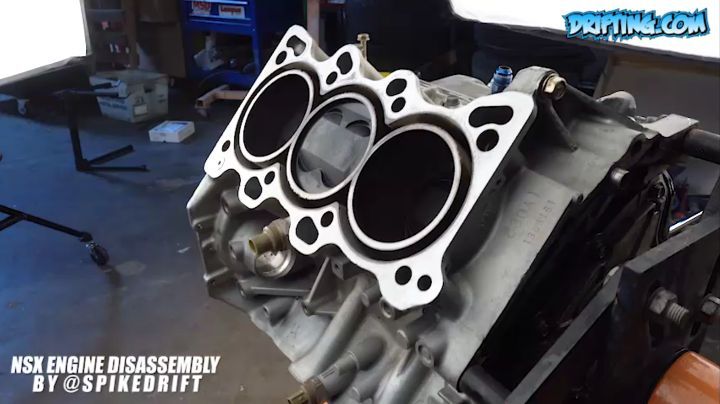 NSX Engine Disassembly by @spikedrift / Video by
@driftingcom Music by @akenny