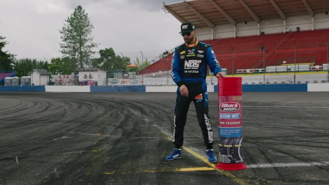 What's a touch and go and why is it so important at #FDSEA? @chrisforsberg64 has the @blackmagicshine Clip Tip to tell you why. 
@nexentireusa | @nosenergydrink