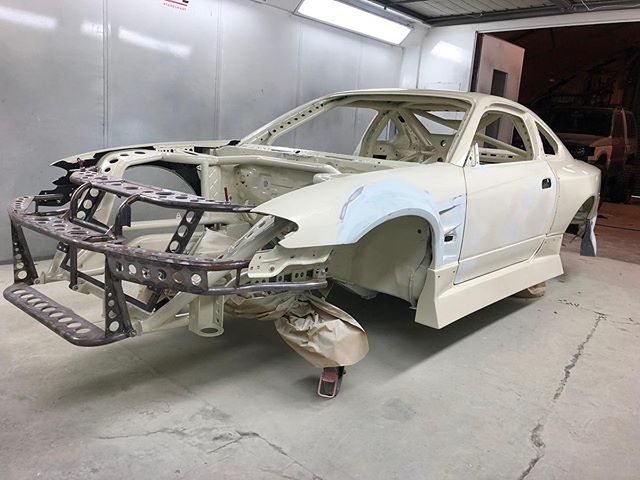 Front and rear starting to go back together so the guys @autocorrectbodyrepair can start work on the fit of the kit and the panel gaps 🏻 ️
️
️
️
️
️
️
️
️
️