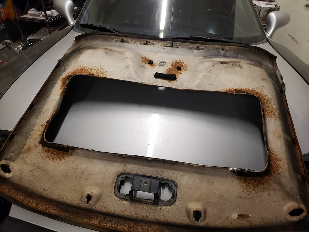 "Project Gross" Headline Liner is out to gain access to a butchered FD3S sunroof