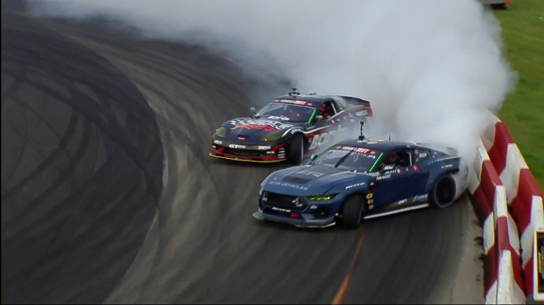 How it's done. @Adam_LZ | @FordPerformance takes on @MattField777 | @MOMOMotorsport in St. Louis.