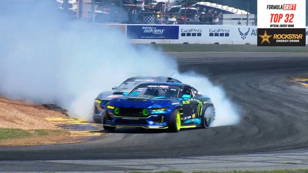 CRAZINESS. @VaughnGittinJr leads @JamesDeane130 through Run 2 between them in Atlanta. 

Presented by @RockstarEnergy