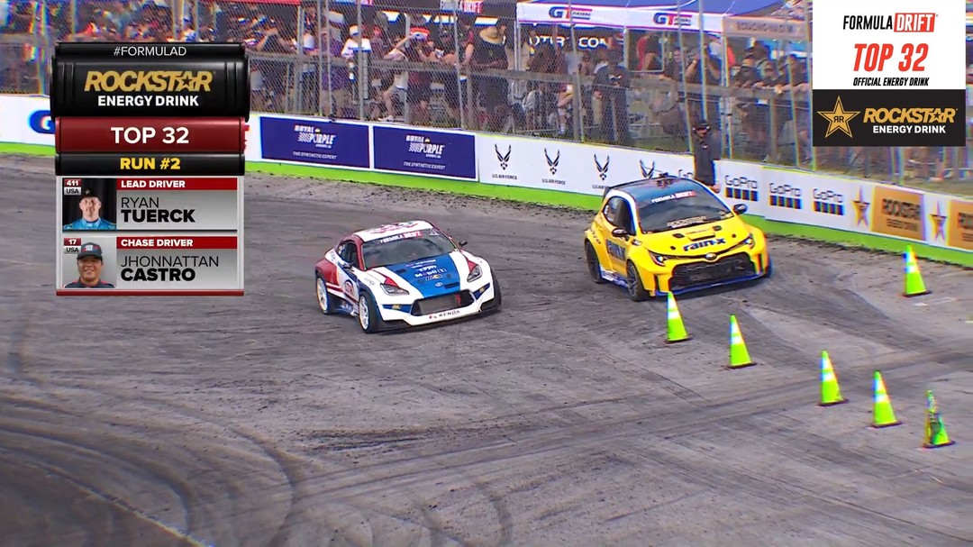 Close Quarters  @JCastroRacing bangs the door of @RyanTuerck in their 2nd Top 32 run.

Presented by @RockstarEnergy