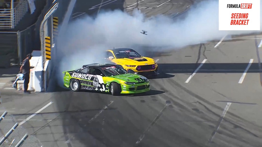 Absolute HEATER battle between @BenHobson213 & @RyanLitteral in the Long Beach Seeding 16

Presented by @TypeSAuto