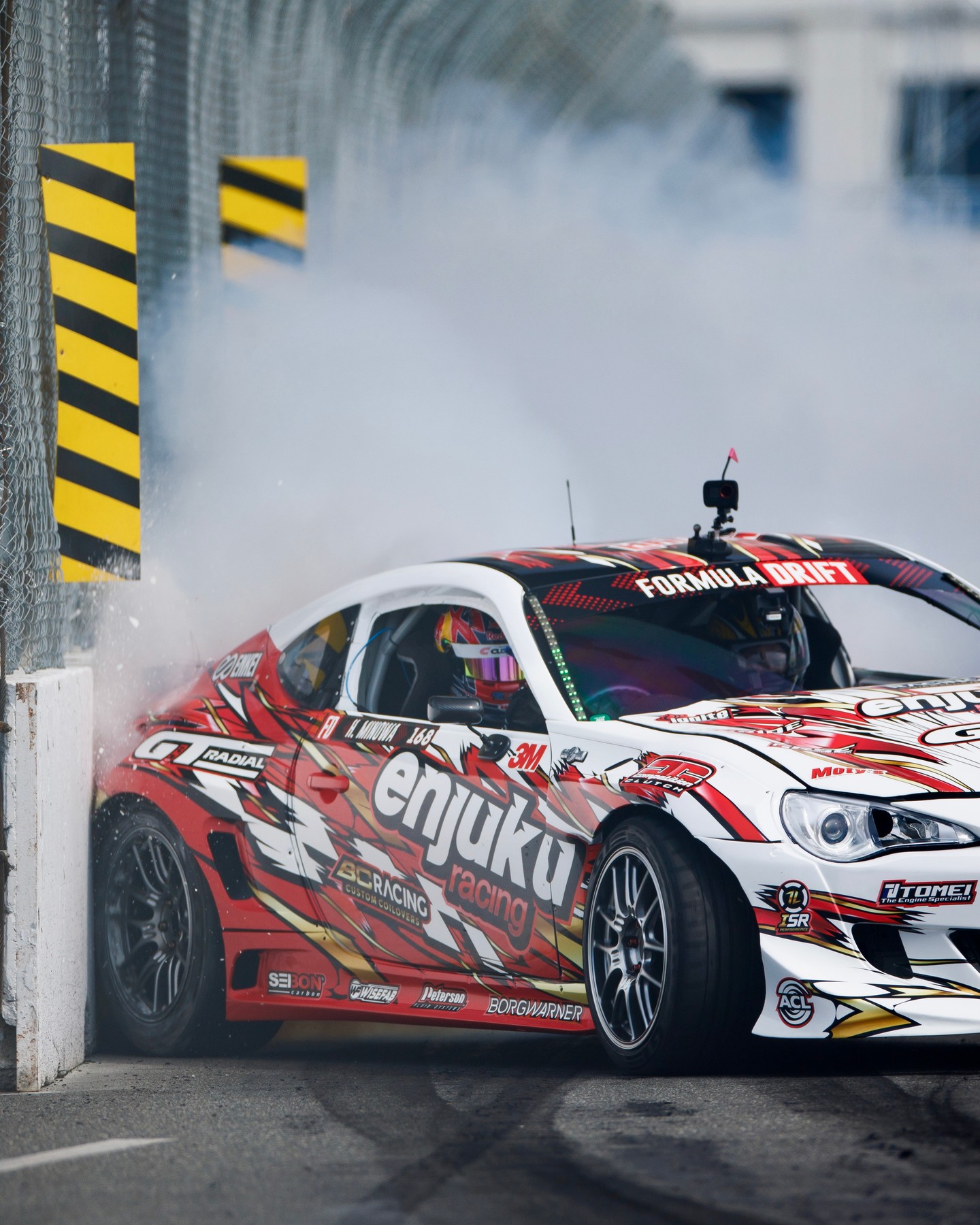 We’re this close — to the wall, and to the @RockstarEnergy Top 32. 20 minutes until game time.