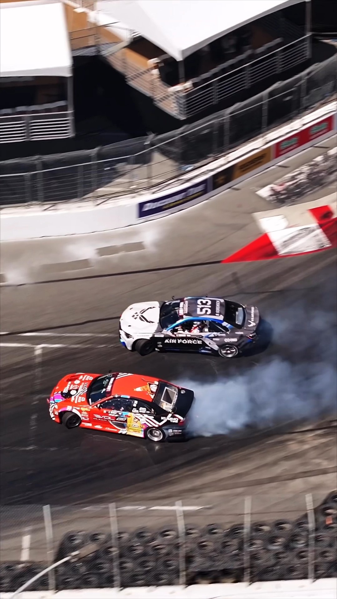 No hiding from the drone. 

Overhead of the Long Beach battle between @Branden_Sorensen & @HateleyDrift

Presented by @USAF_Recruiting